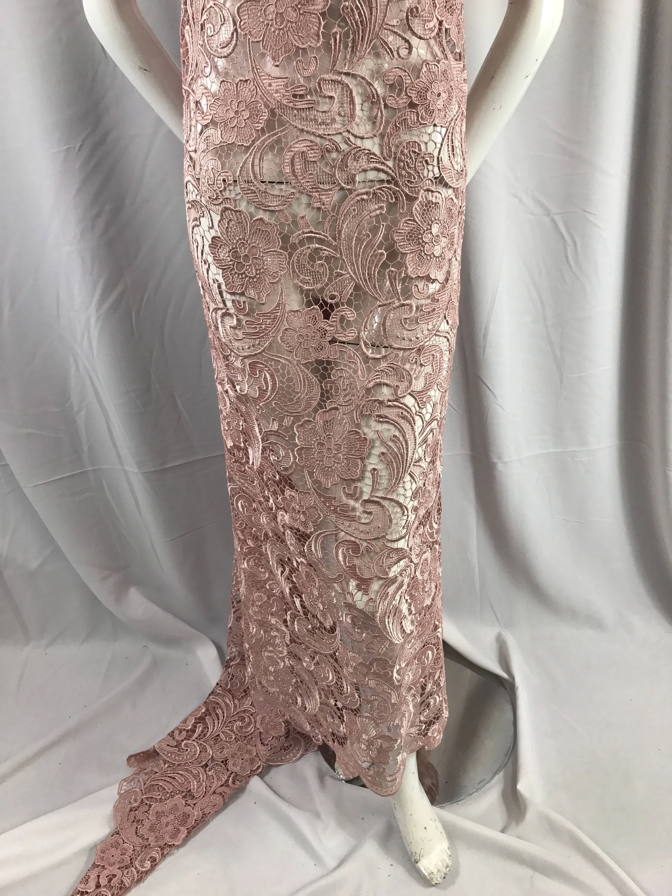 Blush pink flower guipure embroider lace. Prom/wedding/bridal/nightgown/tablecloths fabric-apparel-dresses-fashion-sold by the yard.